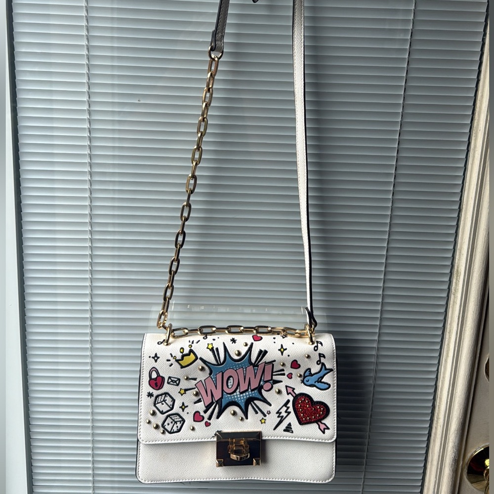 Aldo White Crossbody Bag with Colorful Pop-Art 'WOW' Design and Gold Chain